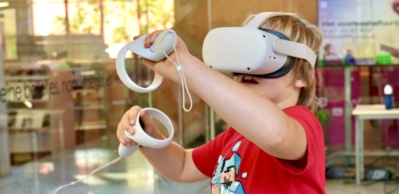 VR